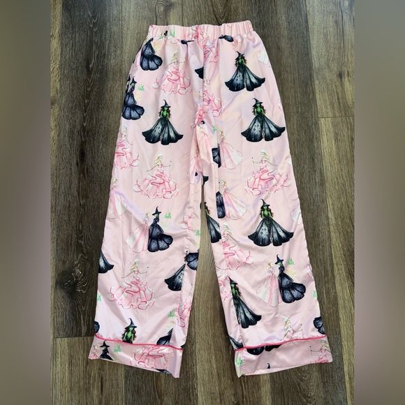 Sheshow Other - SHESHOW Wicked Print Pink Satin Pajama Set Women’s 💗Size M💚 LIKE NEW!